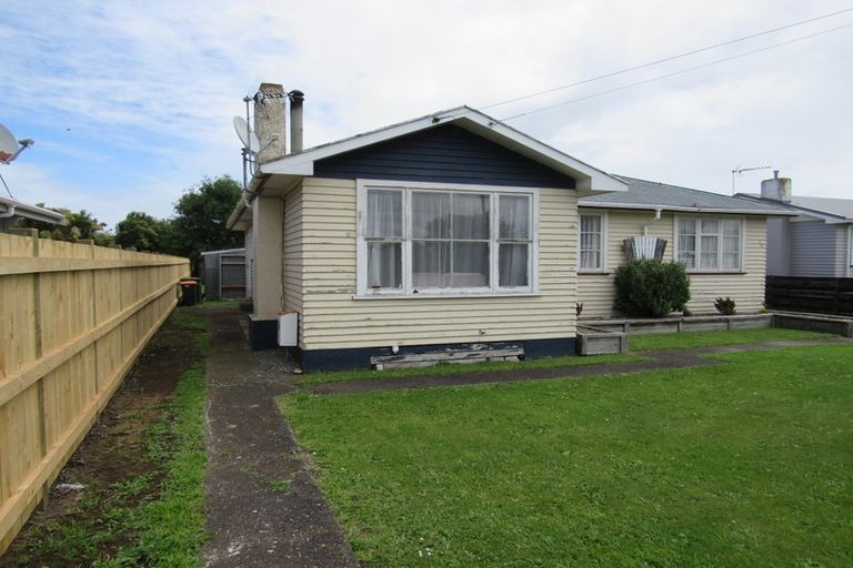 Photo of property in 20 Iredale Road, Hawera, 4610