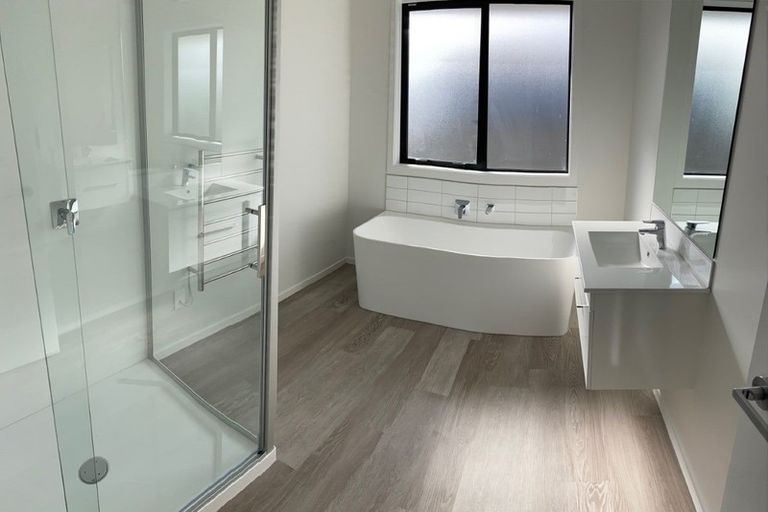 Photo of property in 110b Main Road, Waikanae, 5036