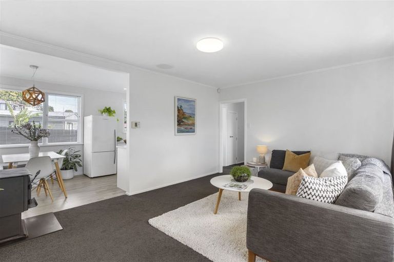Photo of property in 17b Roseneath Place, Birkdale, Auckland, 0626