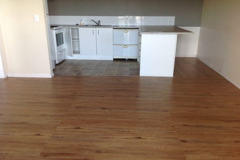 Photo of property in 49 Edgecombe Street, Newlands, Wellington, 6037