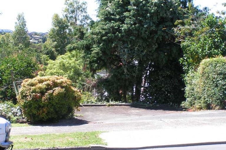 Photo of property in 17 Lake Road, Northcote, Auckland, 0627