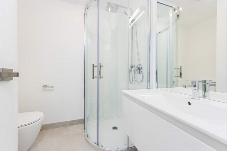 Photo of property in 2 Mokopiko Court, Beach Haven, Auckland, 0626