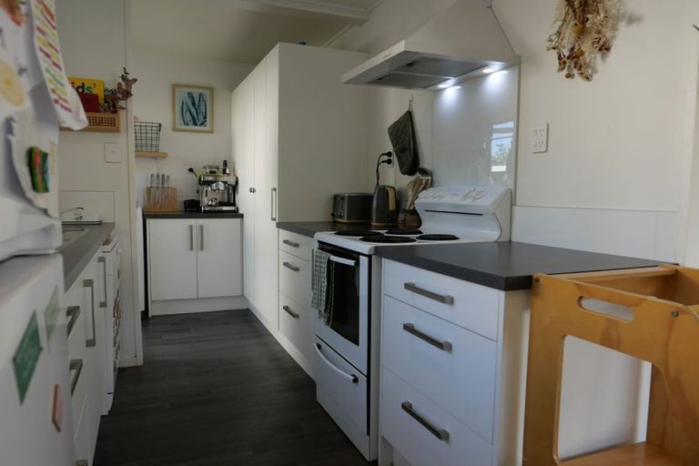 Photo of property in 6 Rodney Grove, Paraparaumu, 5032