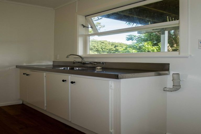 Photo of property in 30a Collier Avenue, Karori, Wellington, 6012
