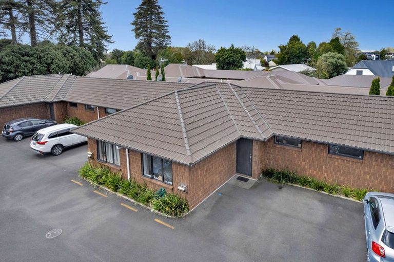 Photo of property in 108u4 Old Farm Road, Hamilton East, Hamilton, 3216