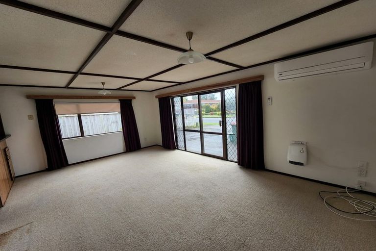 Photo of property in 1 Hawea Street, Merrilands, New Plymouth, 4312