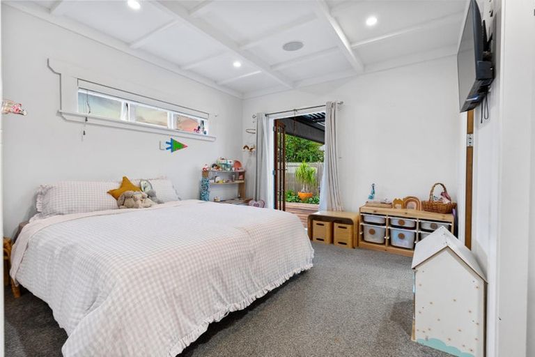 Photo of property in 5 Alice Street, Riverhead, 0820