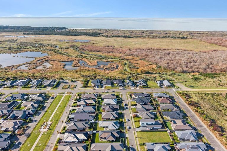 Photo of property in 12 Waimarie Street, Pegasus, 7612