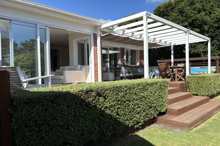 Photo of property in 22 Clinton Avenue, Te Atatu Peninsula, Auckland, 0610