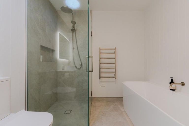 Photo of property in 43 Barn Road, Jacks Point, 9371