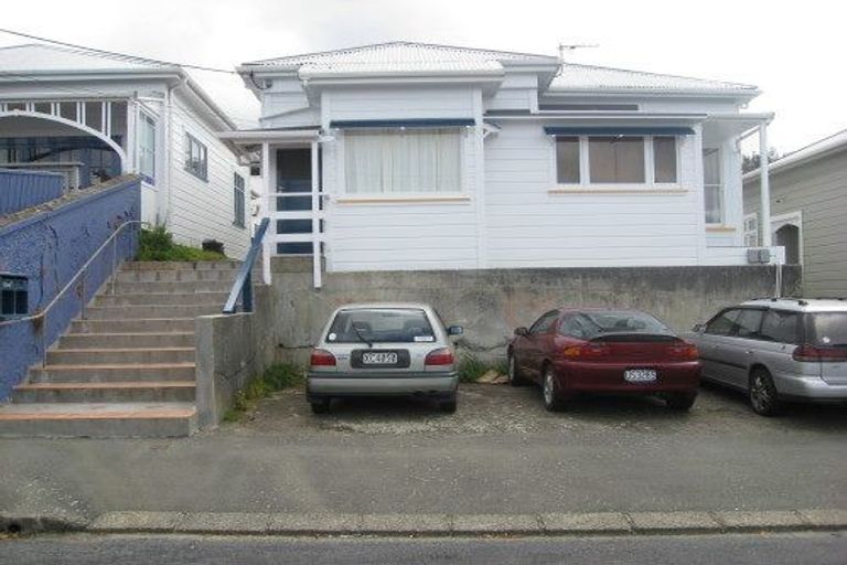 Photo of property in 52 Wright Street, Mount Cook, Wellington, 6021