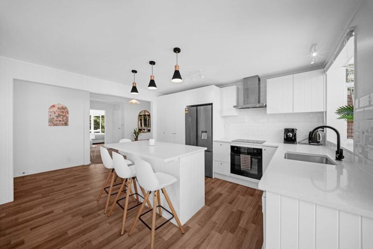 Photo of property in 883 Swanson Road, Swanson, Auckland, 0612