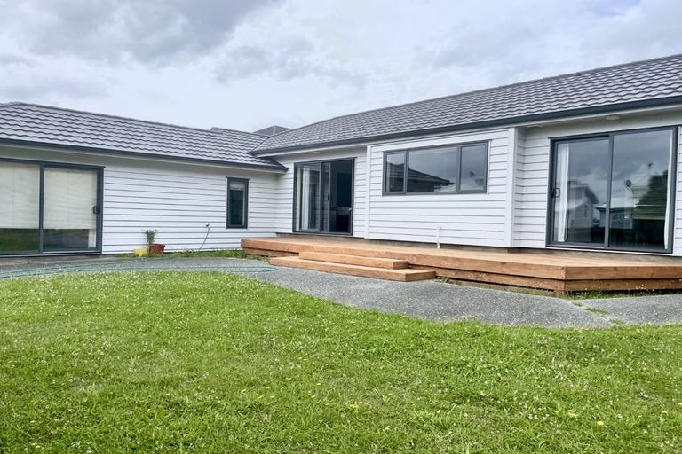 Photo of property in 71 Waverton Terrace, Churton Park, Wellington, 6037