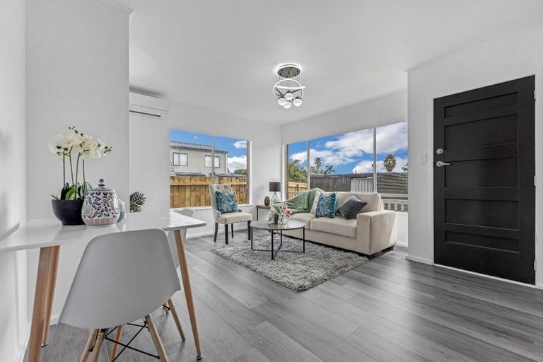 Photo of property in 3/2 Mickle Street, Te Atatu South, Auckland, 0610