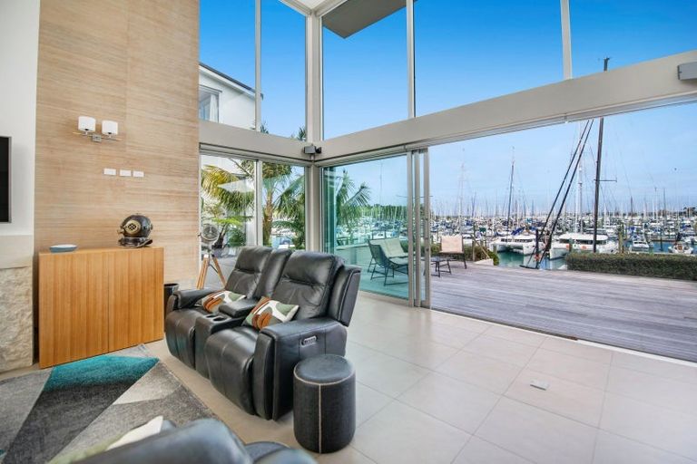 Photo of property in 32 Rue D' Amarres, Gulf Harbour, Whangaparaoa, 0930