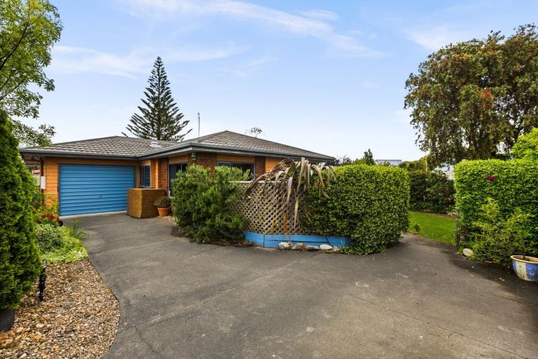 Photo of property in 2/16 Alan Styles Place, Greenmeadows, Napier, 4112