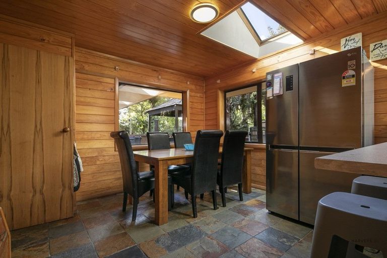 Photo of property in 219 Shaw Road, Titirangi, Auckland, 0604