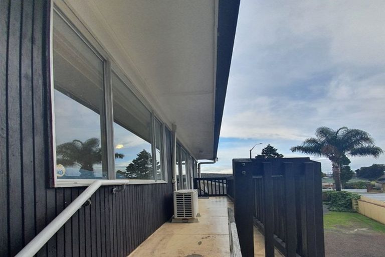 Photo of property in 2/3 Opaheke Road, Papakura, 2110