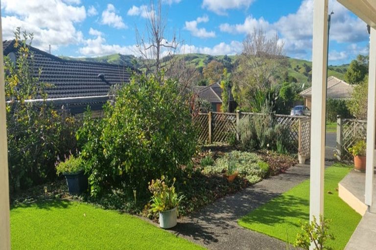 Photo of property in 72 Cabeleigh Drive, Helensville, 0800