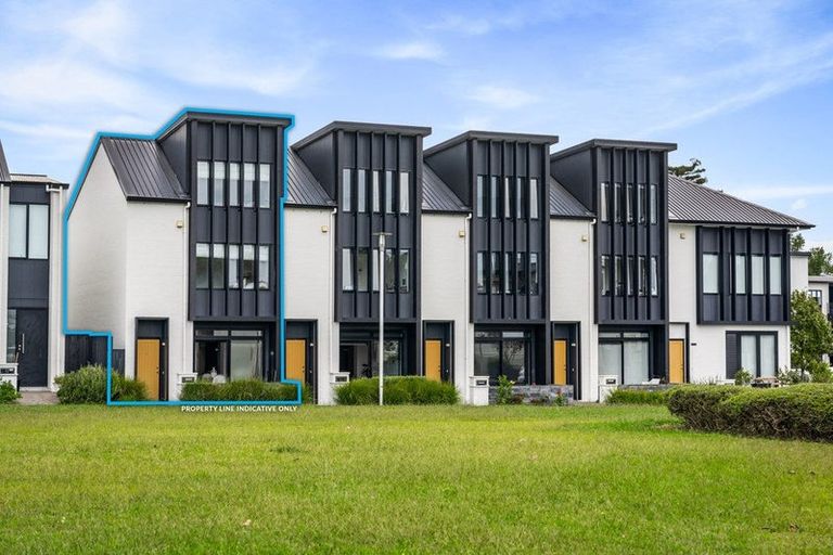 Photo of property in 10 Alexander Willis Crescent, Hobsonville, Auckland, 0616