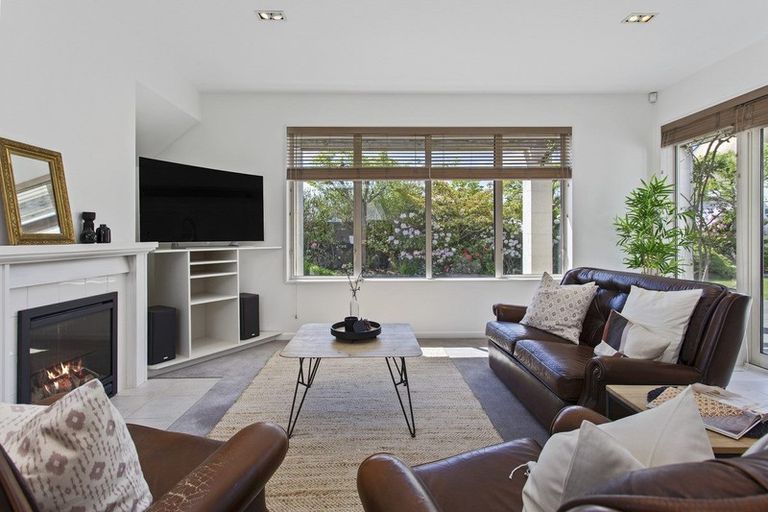 Photo of property in 6 Palazzo Lane, Riccarton, Christchurch, 8011