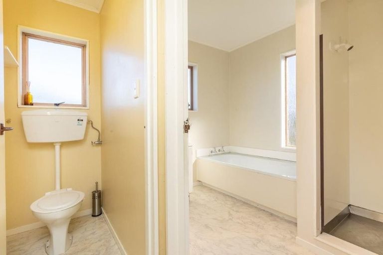 Photo of property in 4/90 Lynwood Road, New Lynn, Auckland, 0600