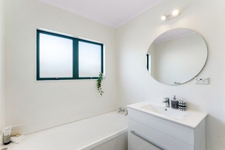 Photo of property in 3 Dover Road, Wainuiomata, Lower Hutt, 5014
