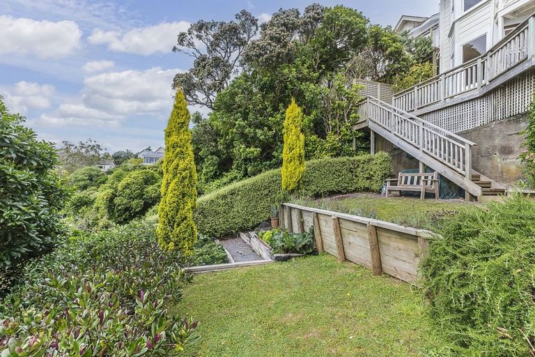 Photo of property in 35 Karepa Street, Brooklyn, Wellington, 6021