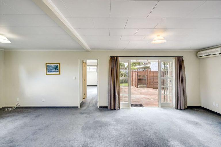 Photo of property in 2a Chester Place, Taradale, Napier, 4112