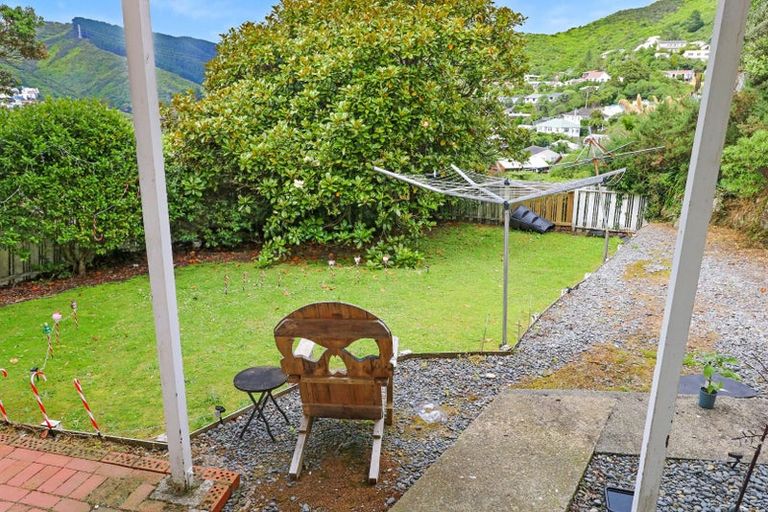 Photo of property in 39 Thurleigh Grove, Karori, Wellington, 6012