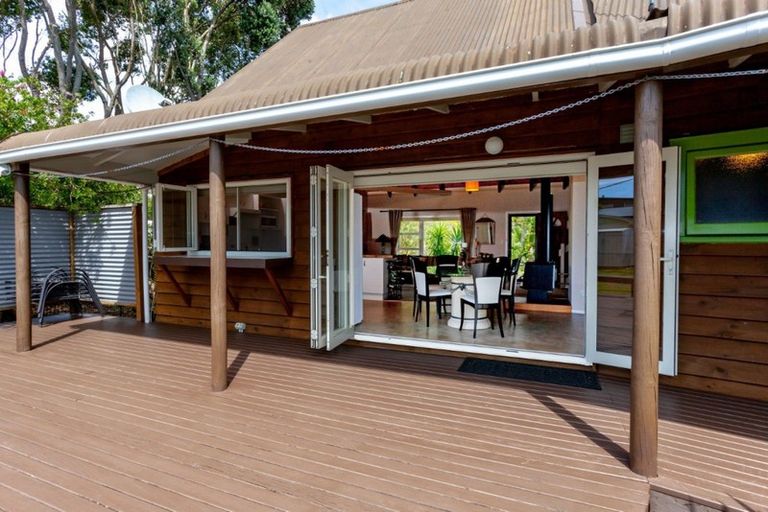 Photo of property in 127 Mckellar Place, Whangamata, 3620