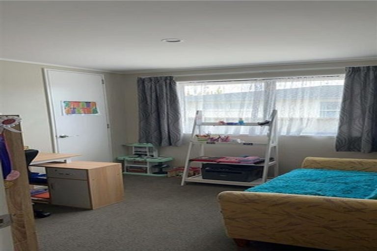 Photo of property in 22a Melba Street, Beach Haven, Auckland, 0626