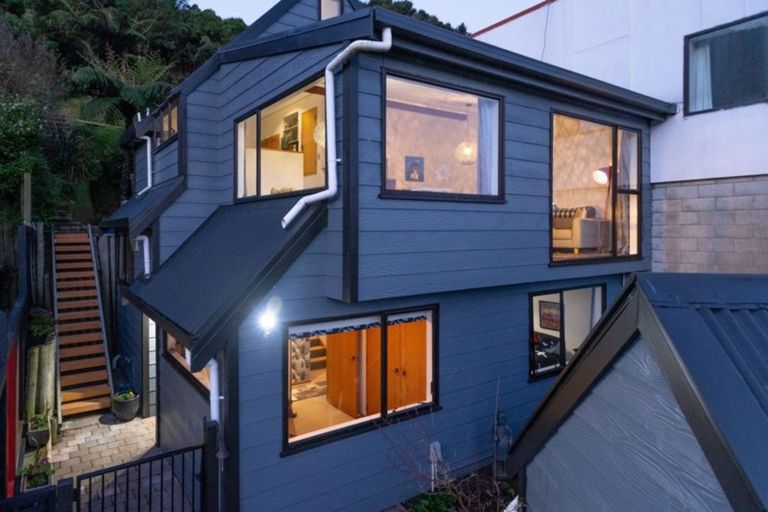 Photo of property in 20b Govind Grove, Ngaio, Wellington, 6035