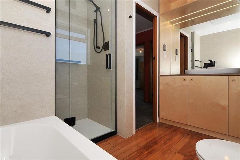 Photo of property in 21 Hector Street, Seatoun, Wellington, 6022