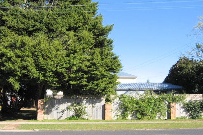 Photo of property in 5 Kelvin Road, Papakura, 2110