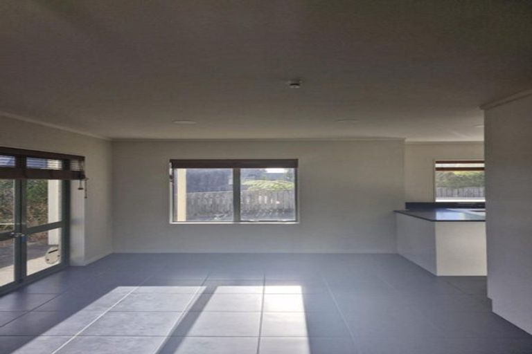 Photo of property in 26 Karamea Street, Whalers Gate, New Plymouth, 4310