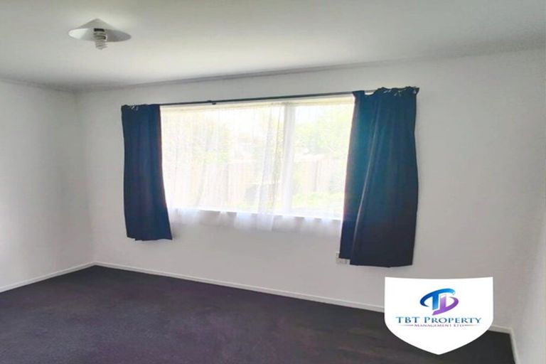 Photo of property in 18 Lipton Grove, Opaheke, Papakura, 2113