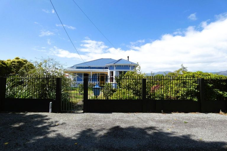 Photo of property in 123 Queen Street, Westport, 7825