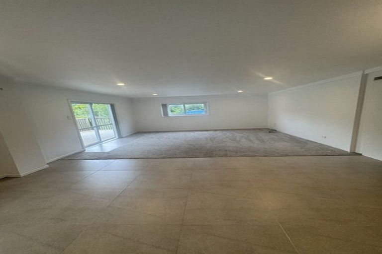 Photo of property in 14 Beazley Place, Glendene, Auckland, 0602