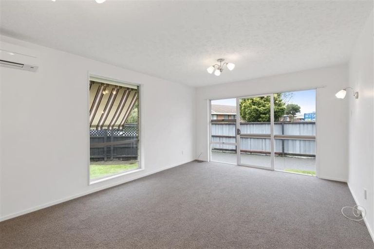 Photo of property in 12 Ruddenklau Lane, Bishopdale, Christchurch, 8053