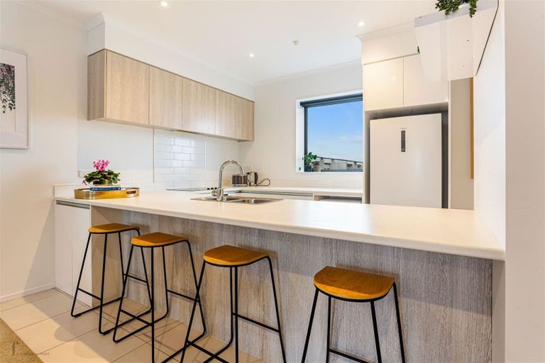 Photo of property in 217 Hobsonville Point Road, Hobsonville, Auckland, 0616