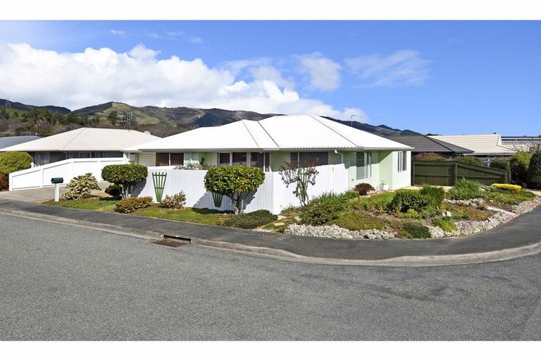 Photo of property in 77 Kingsford Drive, Stoke, Nelson, 7011