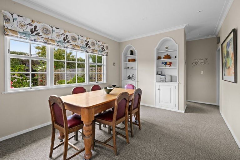 Photo of property in 43 James Cook Street, Havelock North, 4130