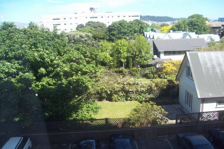 Photo of property in Hobson Court Flats, 35/70u Hobson Street, Thorndon, Wellington, 6011
