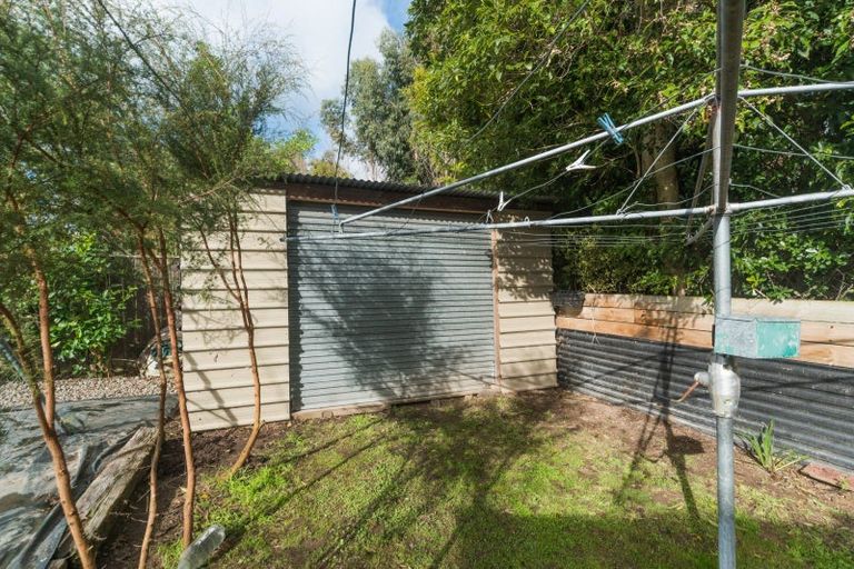 Photo of property in 16 Kowhai Street, Tokomaru, Palmerston North, 4474