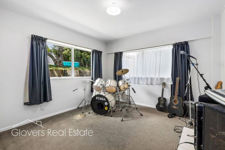 Photo of property in 10 Seabar Place, Glen Eden, Auckland, 0602