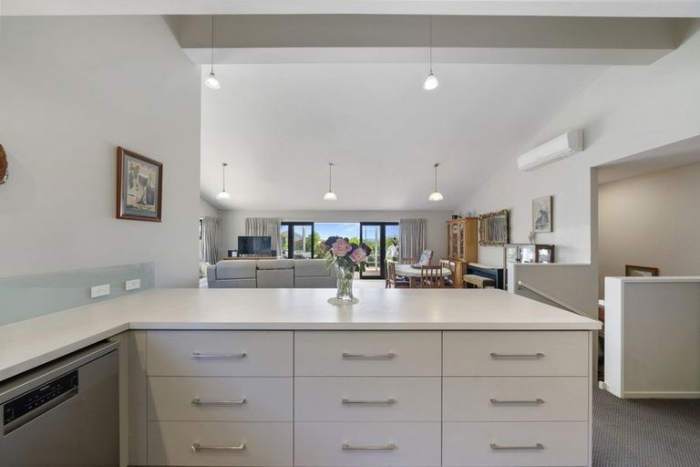 Photo of property in 15 Kahurangi Heights, Aotea, Porirua, 5024