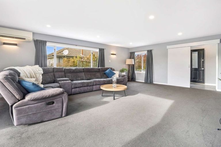 Photo of property in 8 Roberts Road, Hei Hei, Christchurch, 8042