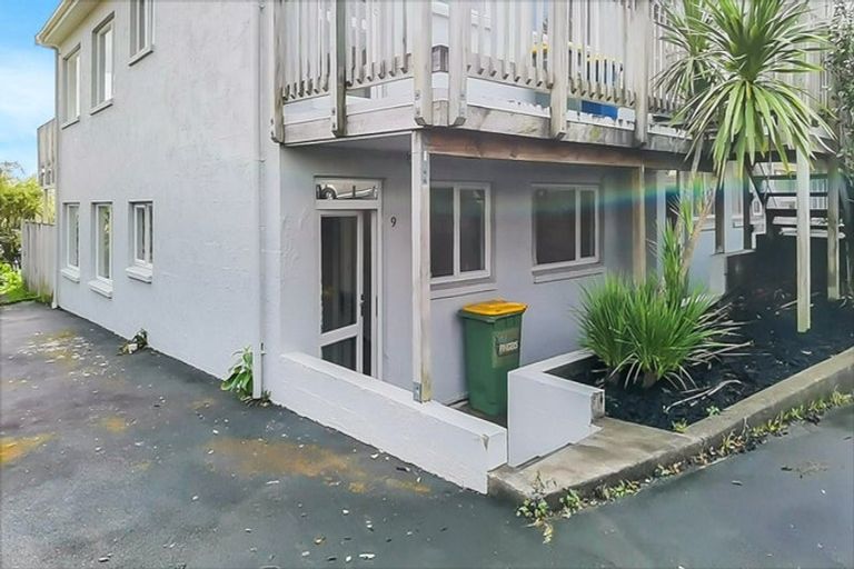 Photo of property in 9/242 Great North Road, Henderson, Auckland, 0612
