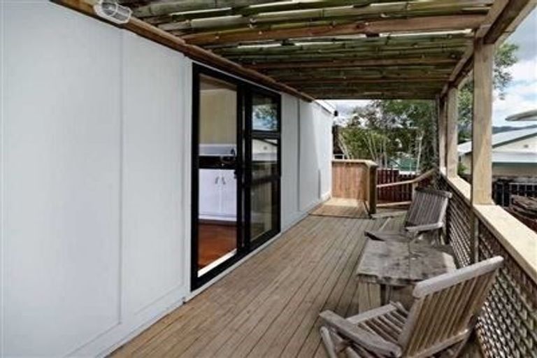 Photo of property in 55 Awaroa Road, Sunnyvale, Auckland, 0612